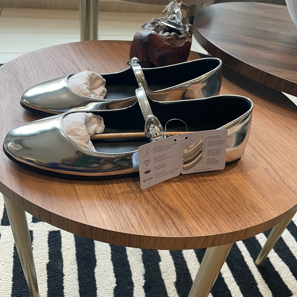 Aerosoles Metallic Flats - Picture 2 of 8